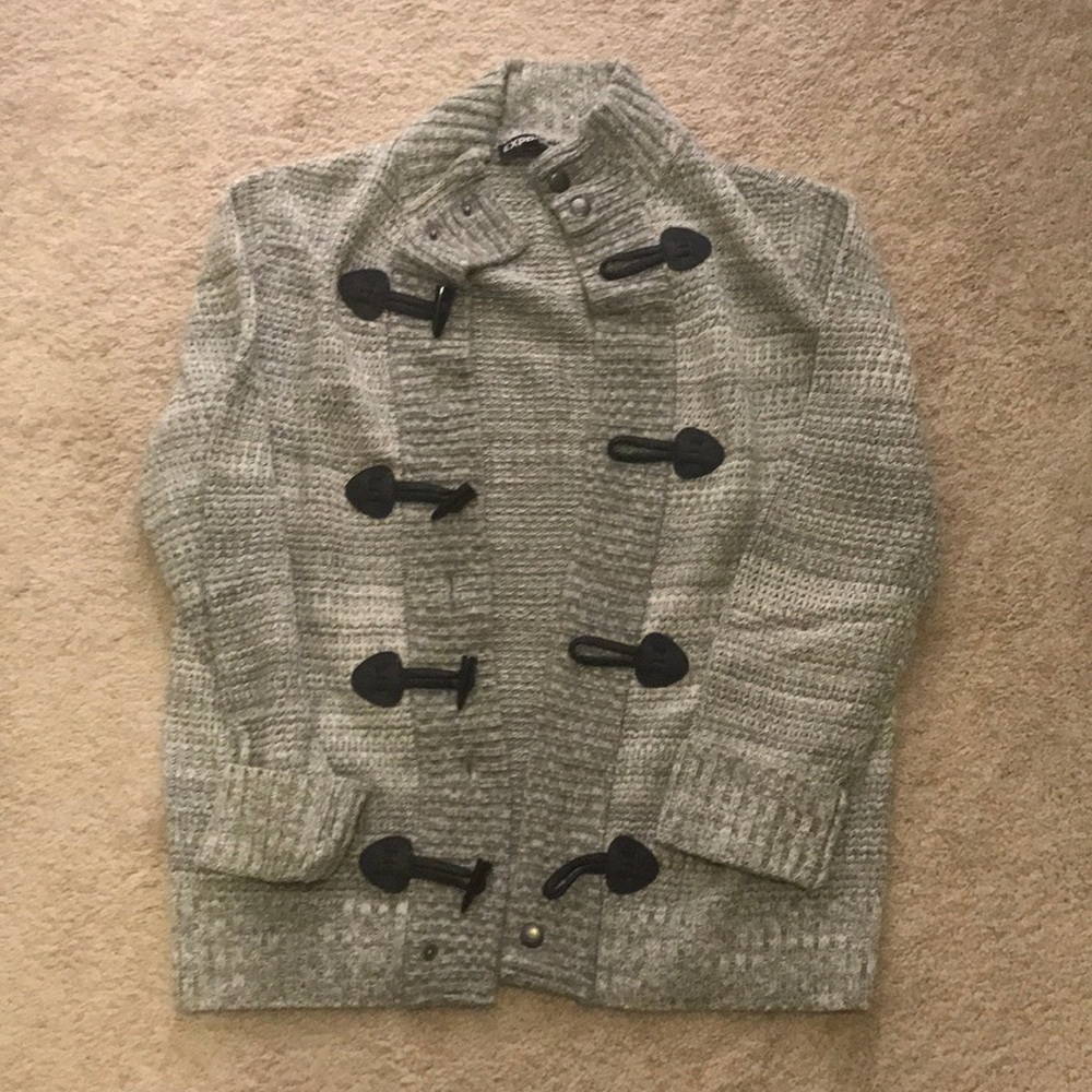 Men’s toggle and button closure sweater